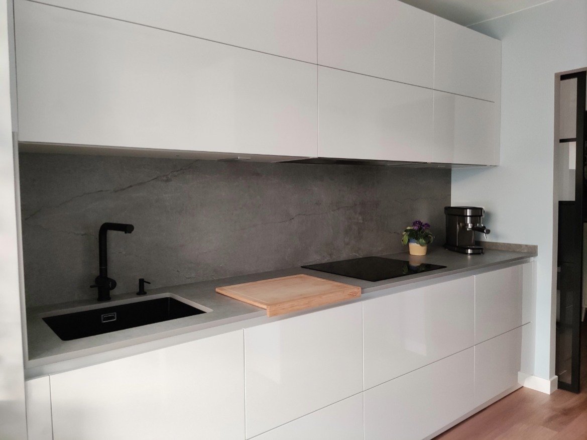 86b59352-7cd6-4878-9384-f31a620fe4e0